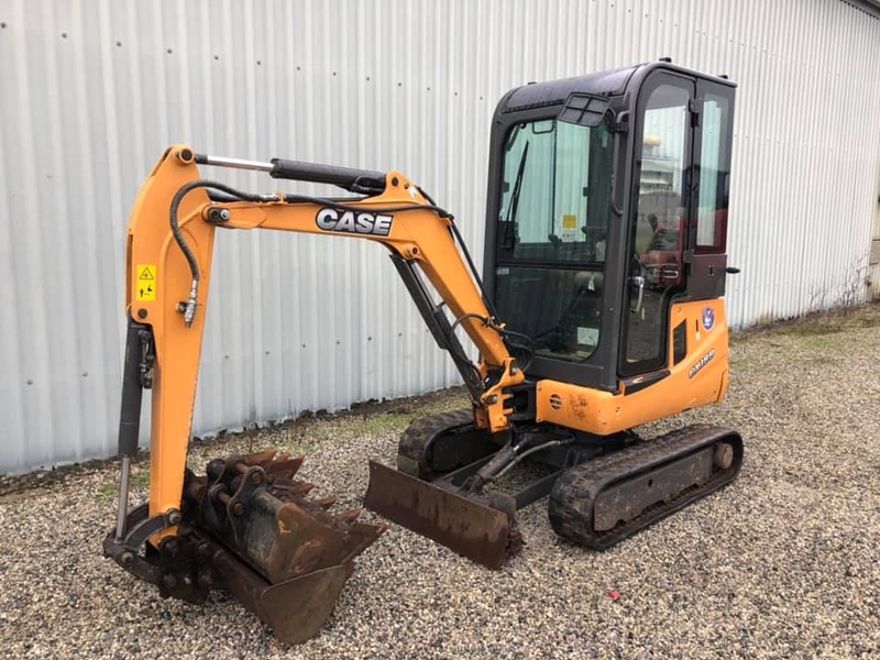 2016 CASE CX18B